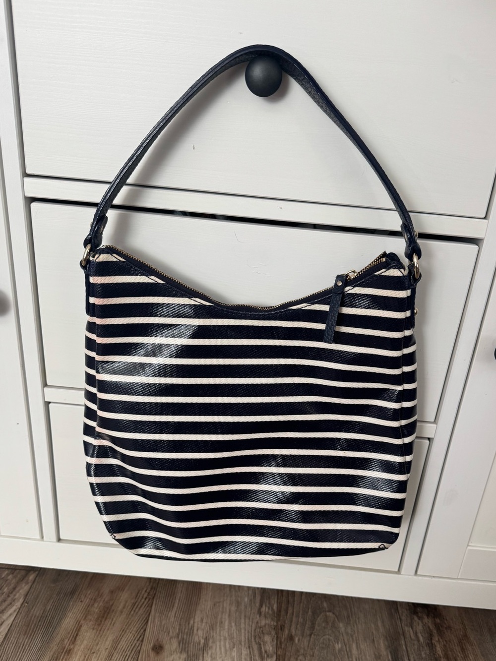 kate spade new york Grove Court Stripe-Mina Hobo Navy Blue and White - Picture 8 of 10